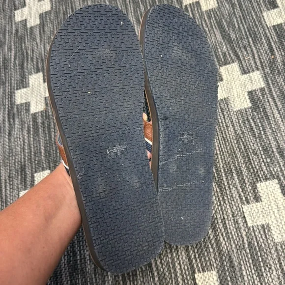 Tommy Hilfiger Brand New Size 11 Flip Flops - Picture 2 of 3